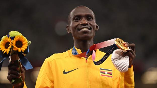 Joshua Cheptegei: Eliud Kipchoge backs Ugandan for greatness before marathon debut