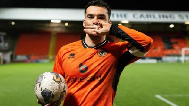 Dundee United 3-0 Partick Thistle: Watt celebrates birthday with hat-trick