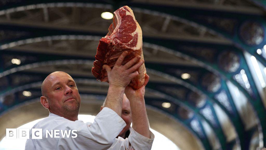 Smithfield Market pre-Christmas meat auction returns