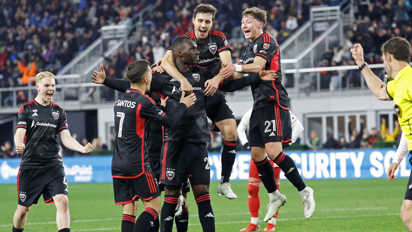 Christian Benteke nets hat trick as D.C. United opens new era with a win