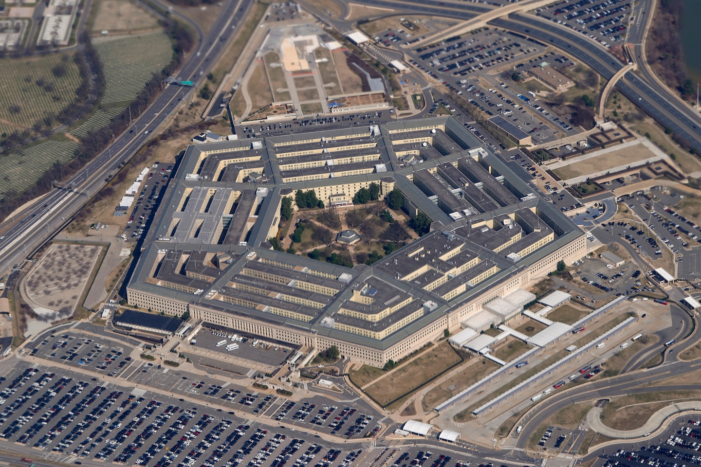 Pentagon explores military uses of emerging AI technologies