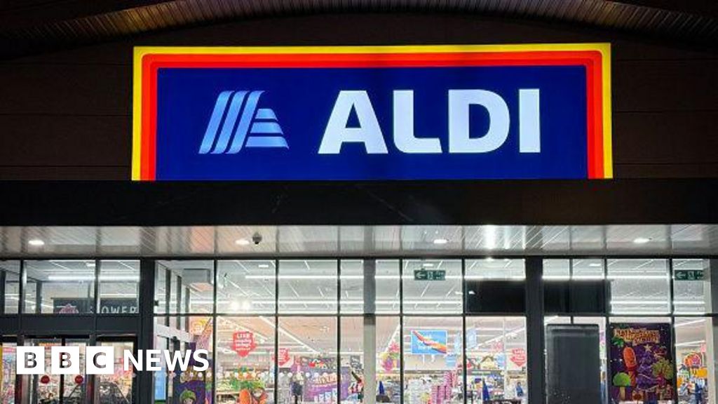 Aldi raises pay again as supermarkets battle for staff