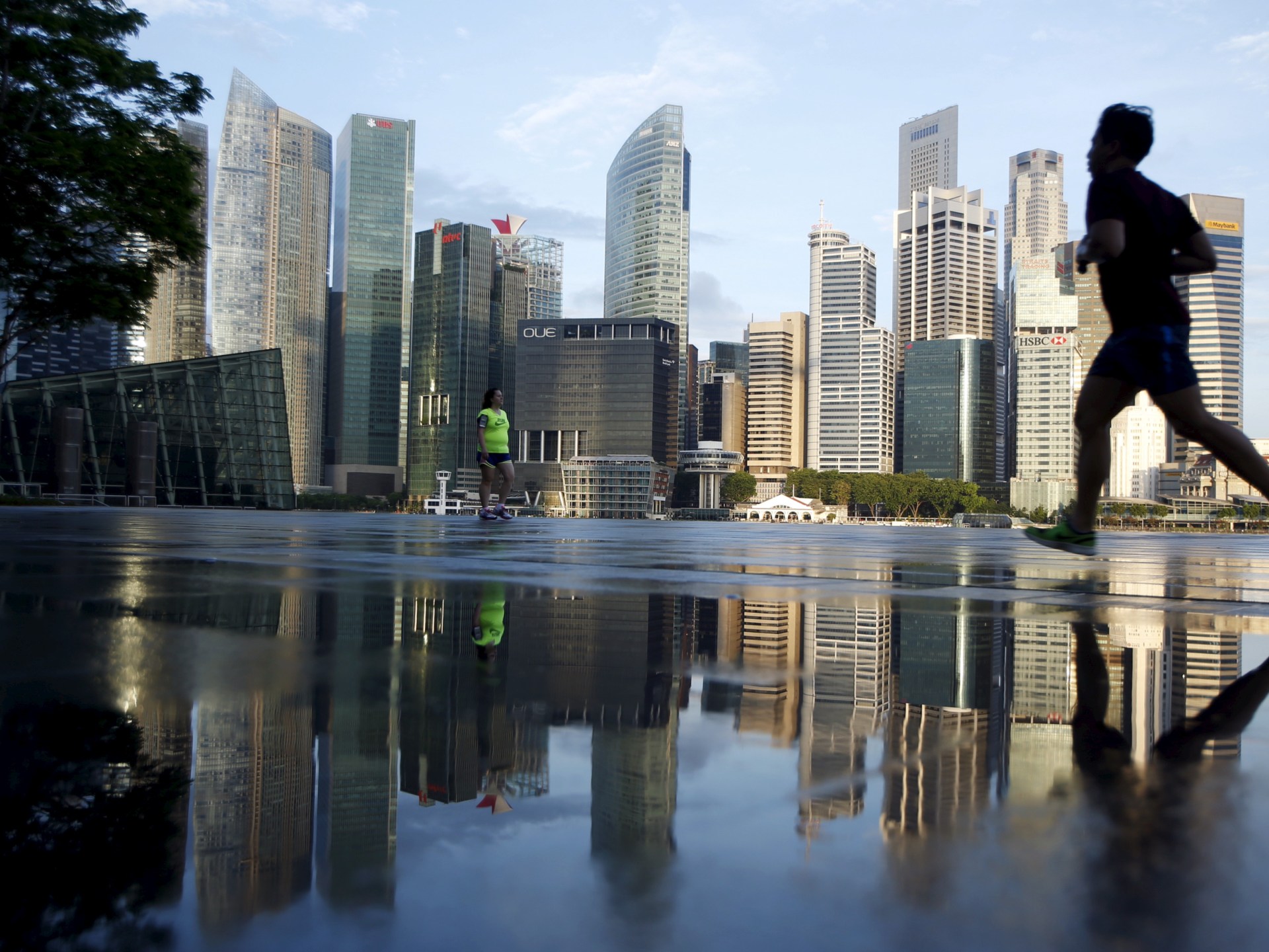 Singapore’s economy misses forecasts with 2.7 percent growth | Business and Economy