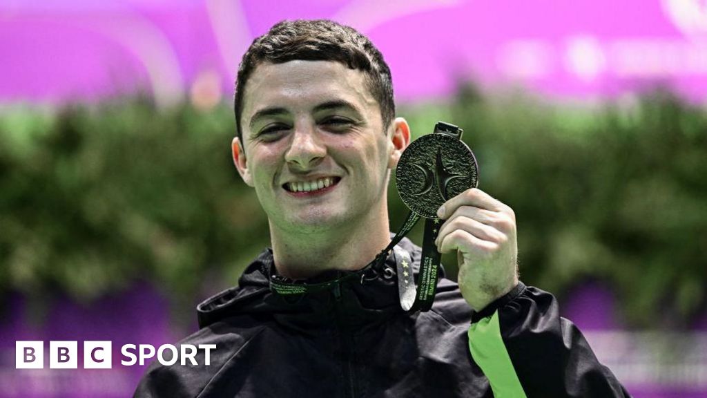 Rhys McClenaghan: Irish gymnast retains European title in Italy