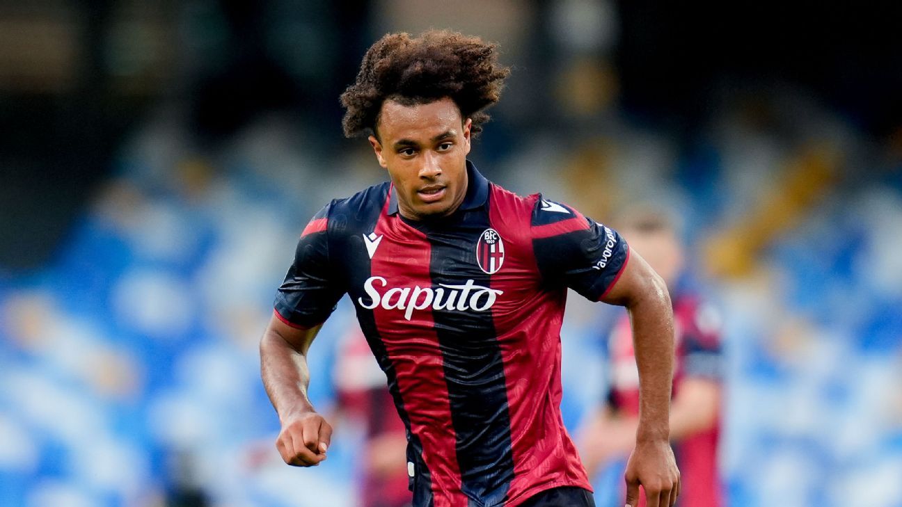 Transfer Talk: Can Arsenal beat AC Milan to sign Zirkzee?