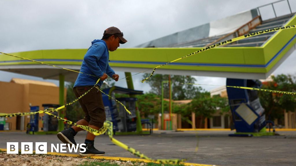 Hurricane Beryl batters Mexico’s Yucatán Peninsula