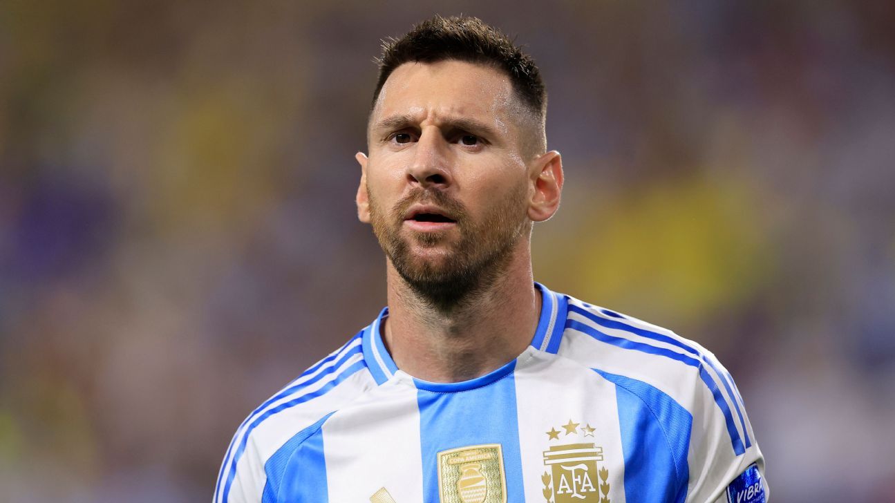 Argentina government official leaves amid Lionel Messi row