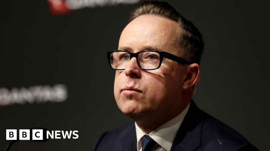 Australian flag carrier slashes exit pay of former boss Alan Joyce