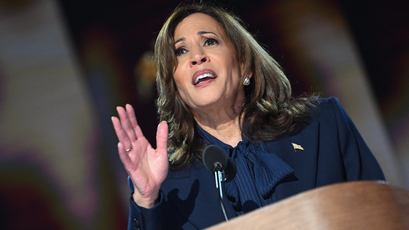 Harris campaign says best hour of donations came right after her DNC acceptance speech : NPR