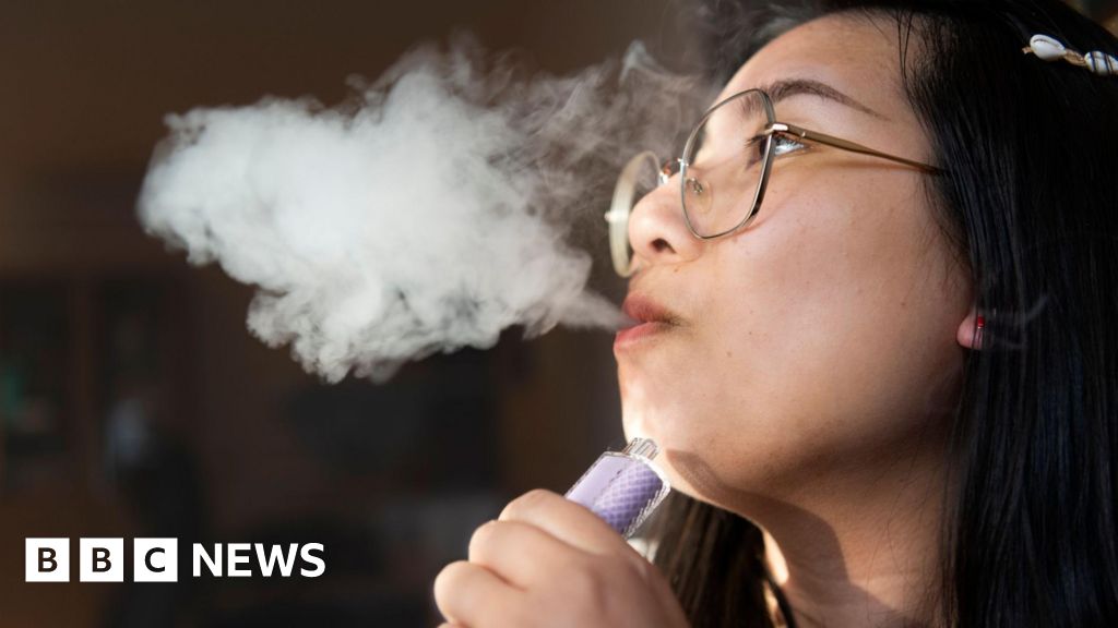 Sharp rise in vaping among young adults who never regularly smoked