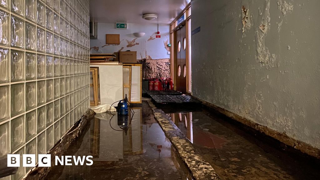 Photos show ‘crumbling’, abandoned hospital rooms