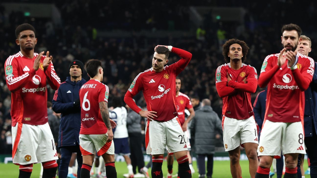 Manchester United players taking constant criticism ‘personally’