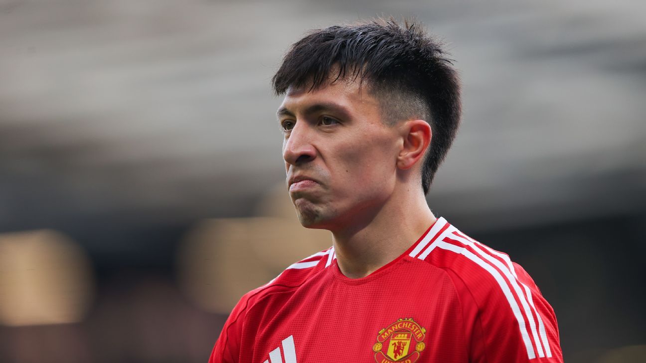 Lisandro Martínez hits back at Man United great Paul Scholes