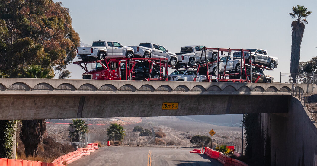 Trump Suspends Mexico and Canada Tariffs on USMCA Goods for a Month