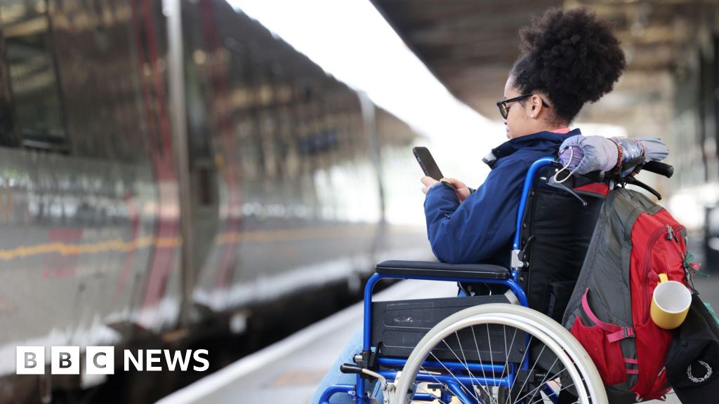 Disabled transport access a “national embarrassment”, MPs warn