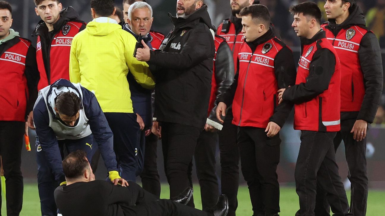 Jose Mourinho banned 3 games for grabbing Galatasaray coach’s nose