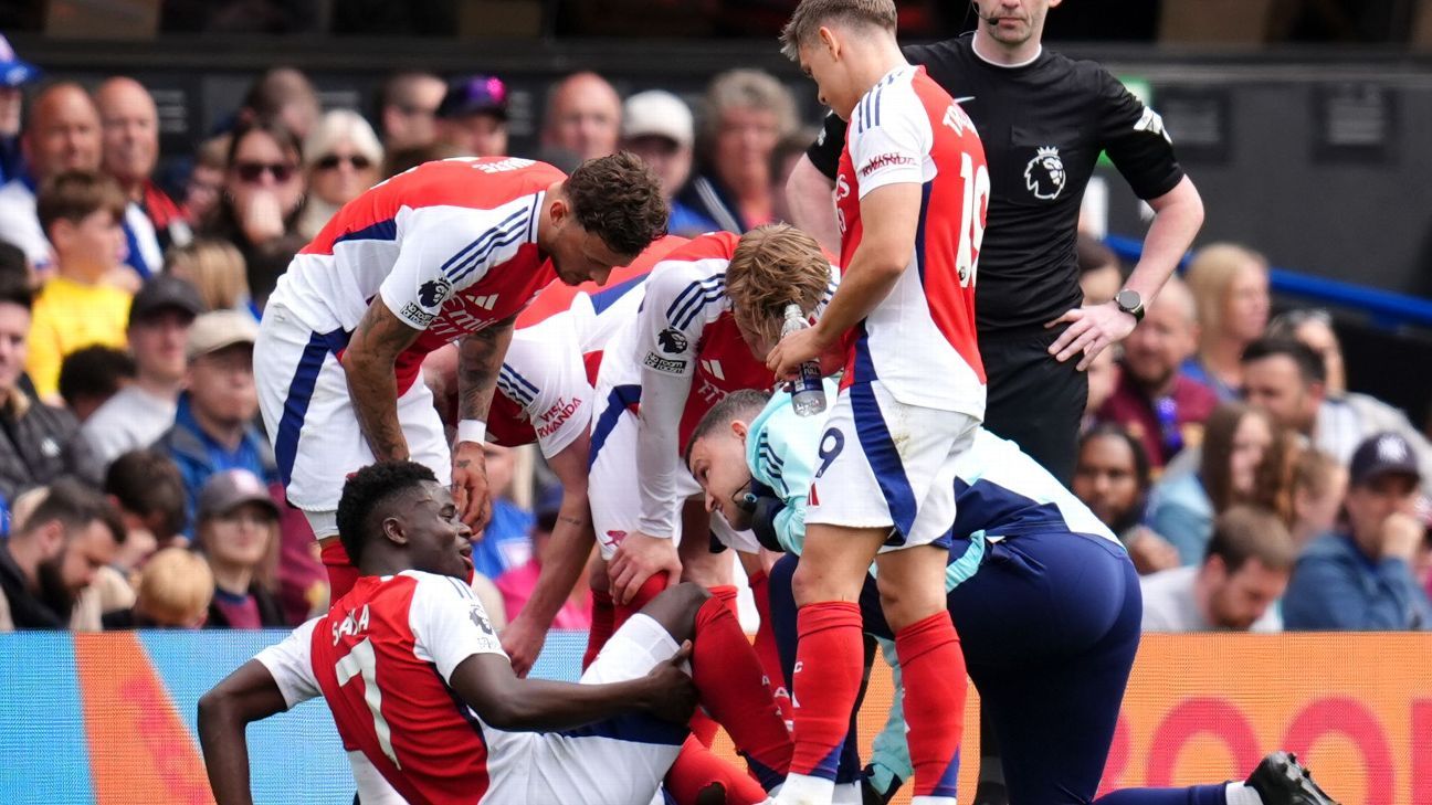 Bukayo Saka: Arsenal boss Mikel Arteta plays down injury fears