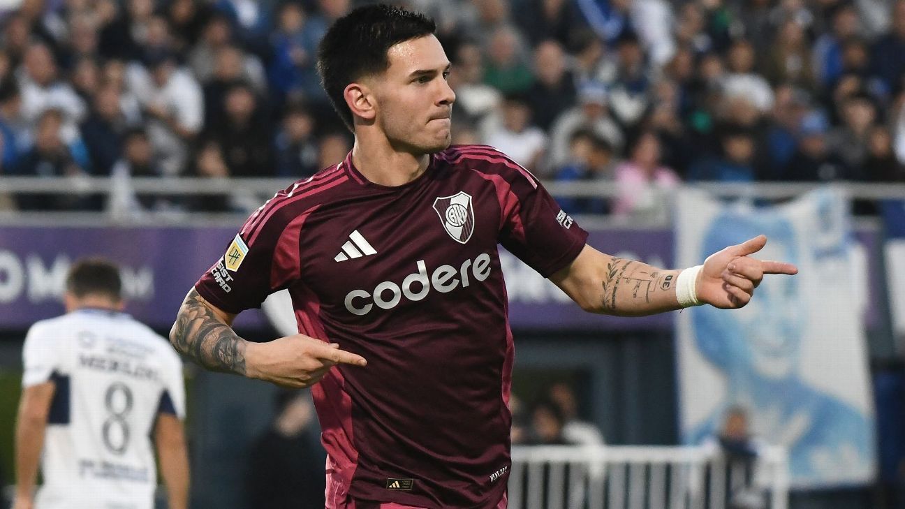 Transfer rumors, news: Man United eye River Plate star Mastantuono