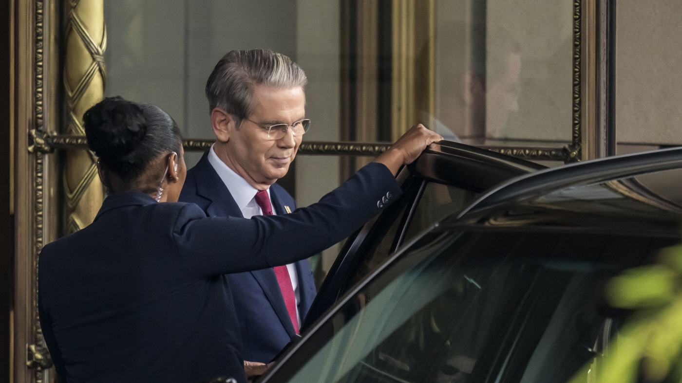 U.S. and China begin talks amid tensions over Trump’s tariff war : NPR