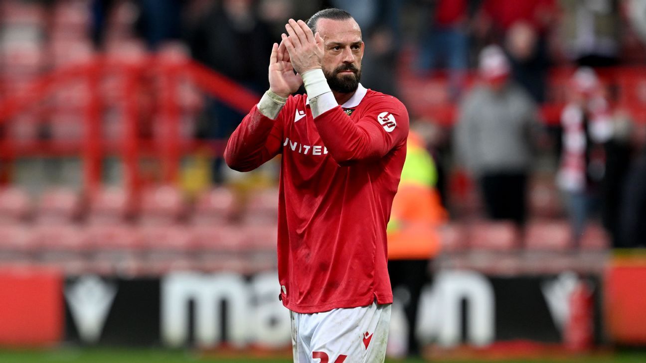 Steven Fletcher to leave ‘magical club’ Wrexham but ‘not by choice’