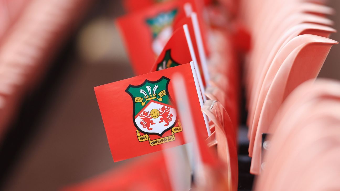 Wrexham Women’s coach Steve Dale resigns after four seasons