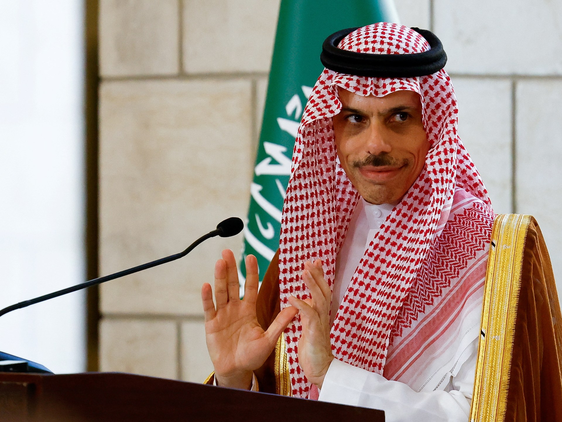 Saudi Arabia says it will jointly fund Syria state salaries with Qatar | Syria’s War News