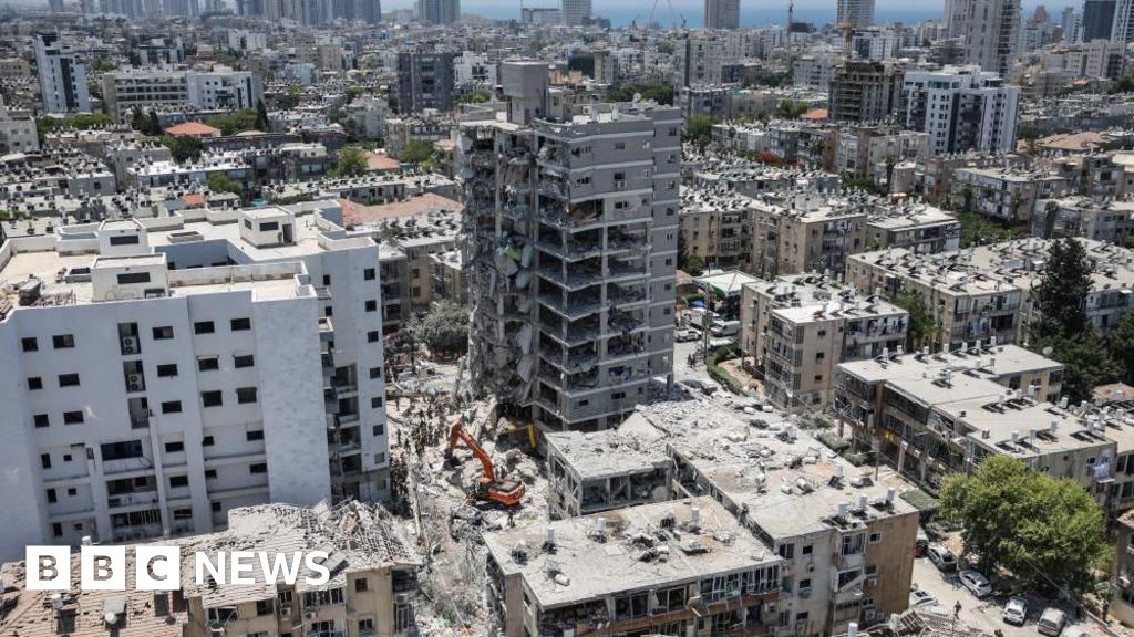 UK Foreign Office advises Britons to avoid travelling to Israel