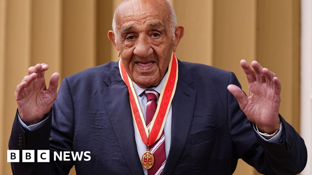 Billy Boston becomes first ever rugby league knight