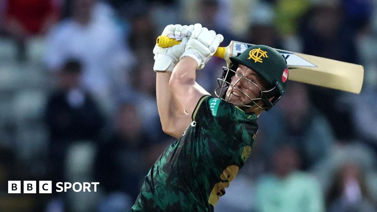 T20 Blast: Tom Moores’ last-ball six helps Nottinghamshire beat Bears