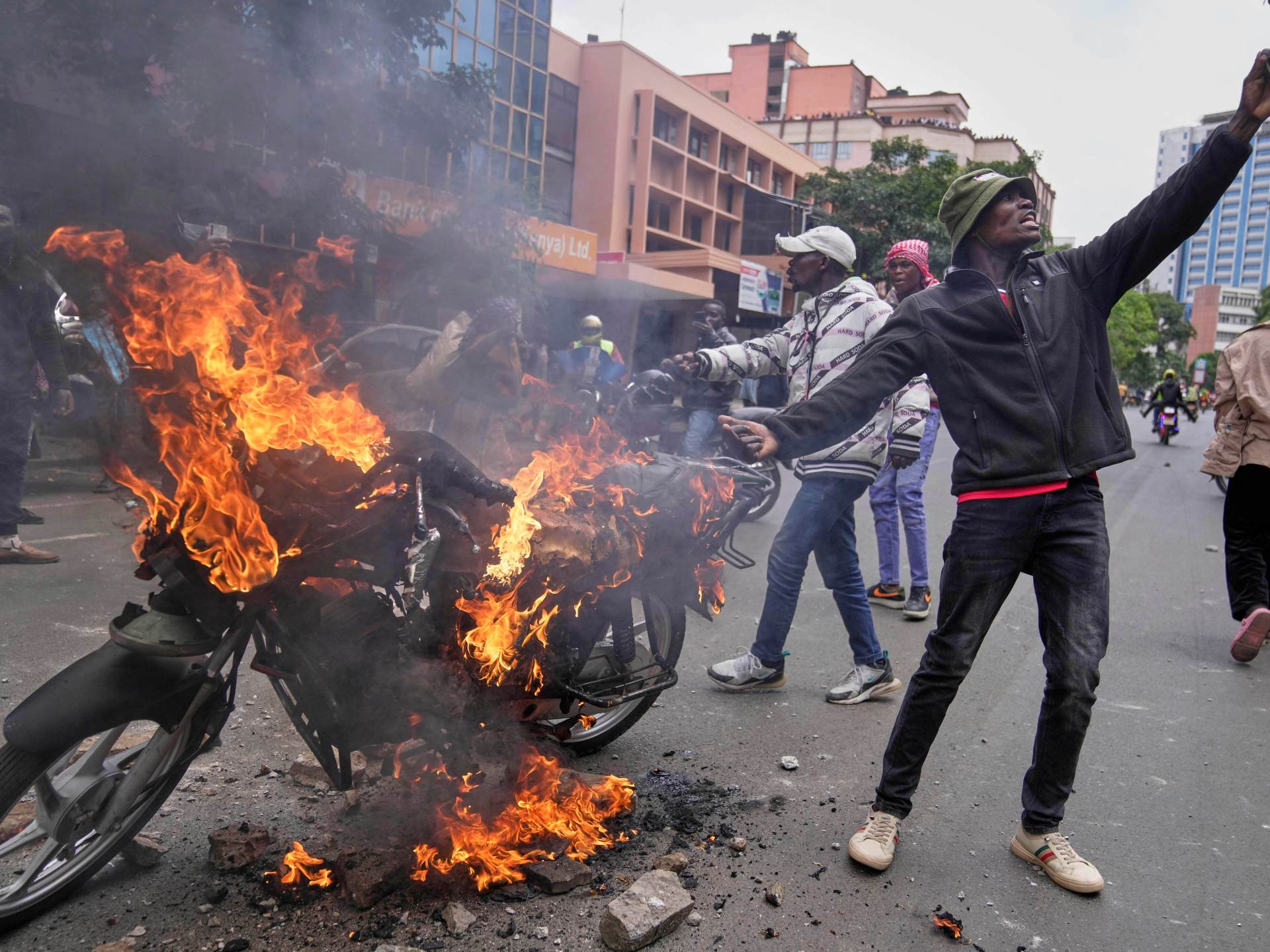 One killed in clashes as Kenyans protest death of blogger in police custody | Protests News