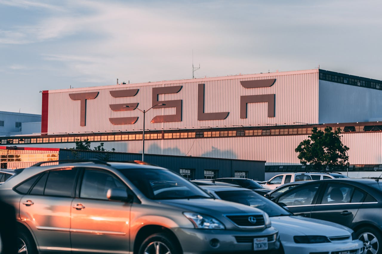 Analysts Trim Tesla’s Delivery Estimate Ahead of Q2 Update