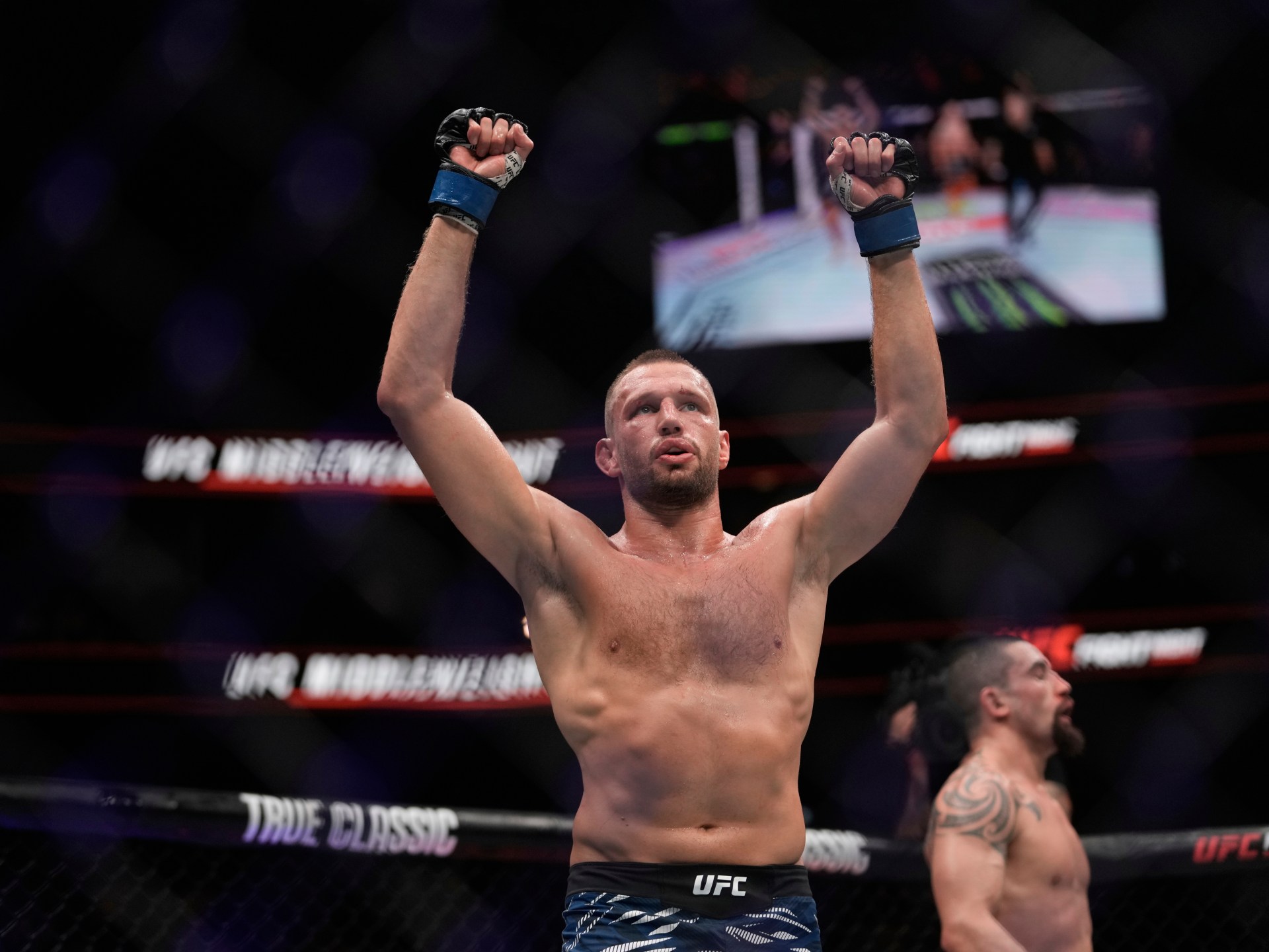 De Ridder beats Whittaker in middleweight fight at UFC Abu Dhabi | Mixed Martial Arts News