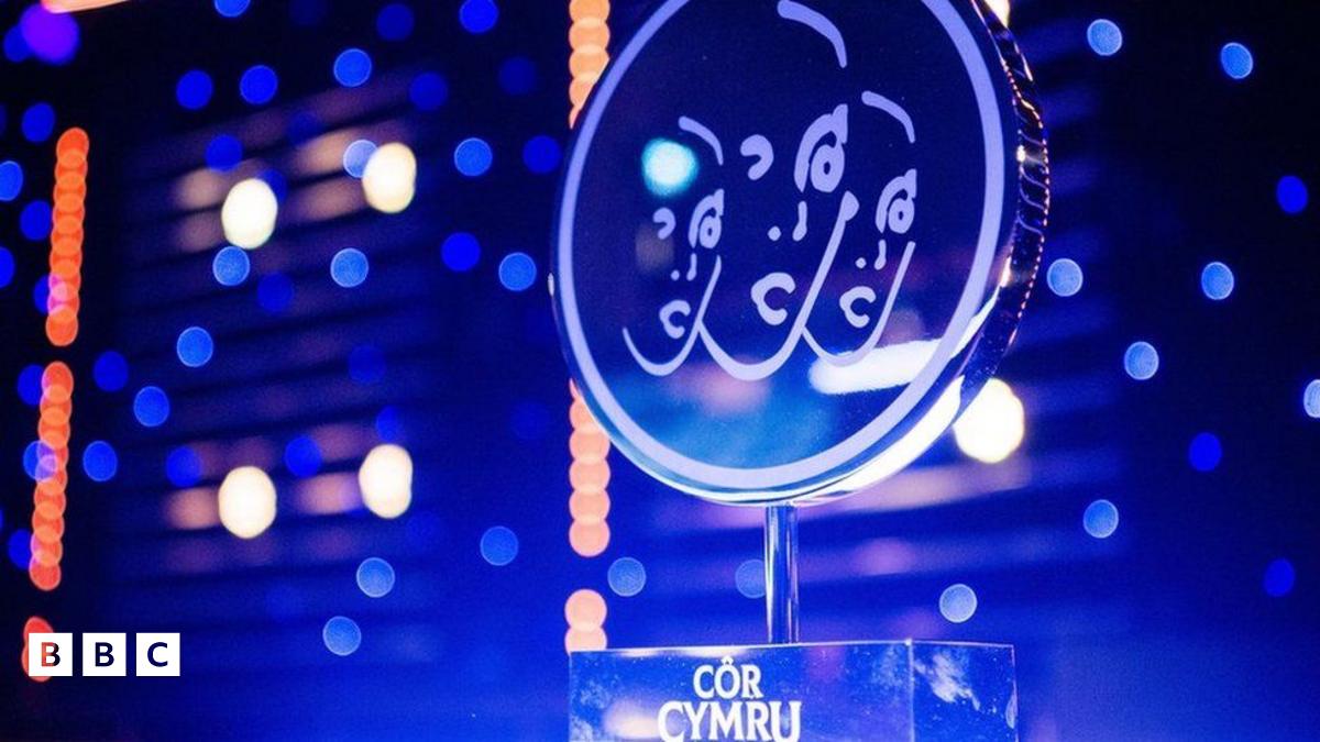 ‘Siomedig iawn’ bod cystadleuaeth Côr Cymru yn dod i ben