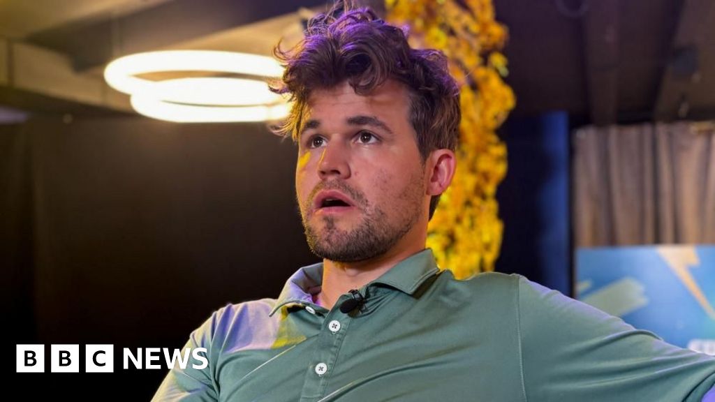 Grandmaster Magnus Carlsen wins first chess competition at Esports World Cup