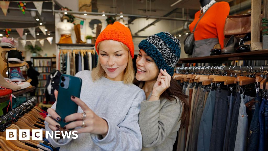 Spending without thinking is a risk with unlimited contactless cards