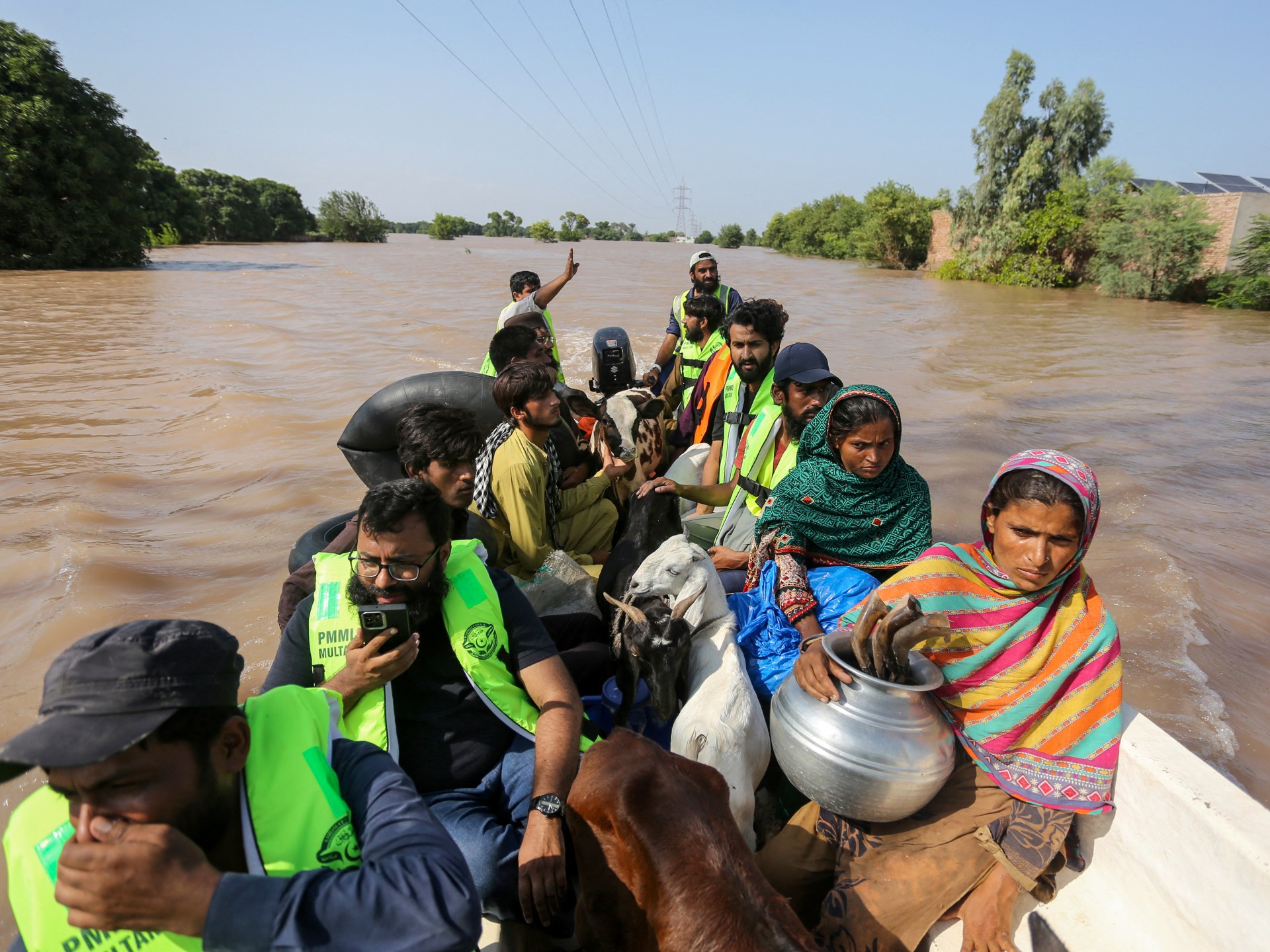 Flood threat rises as rain lashes India and Pakistan | Climate Crisis News