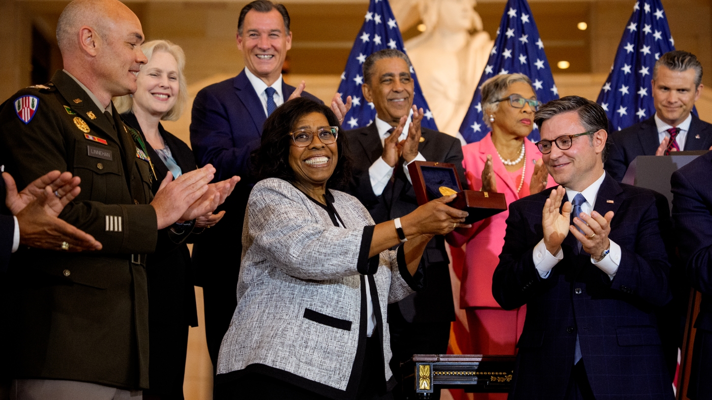 Amid debate about U.S. history, Harlem Hellfighters receive Congressional Gold Medal : NPR