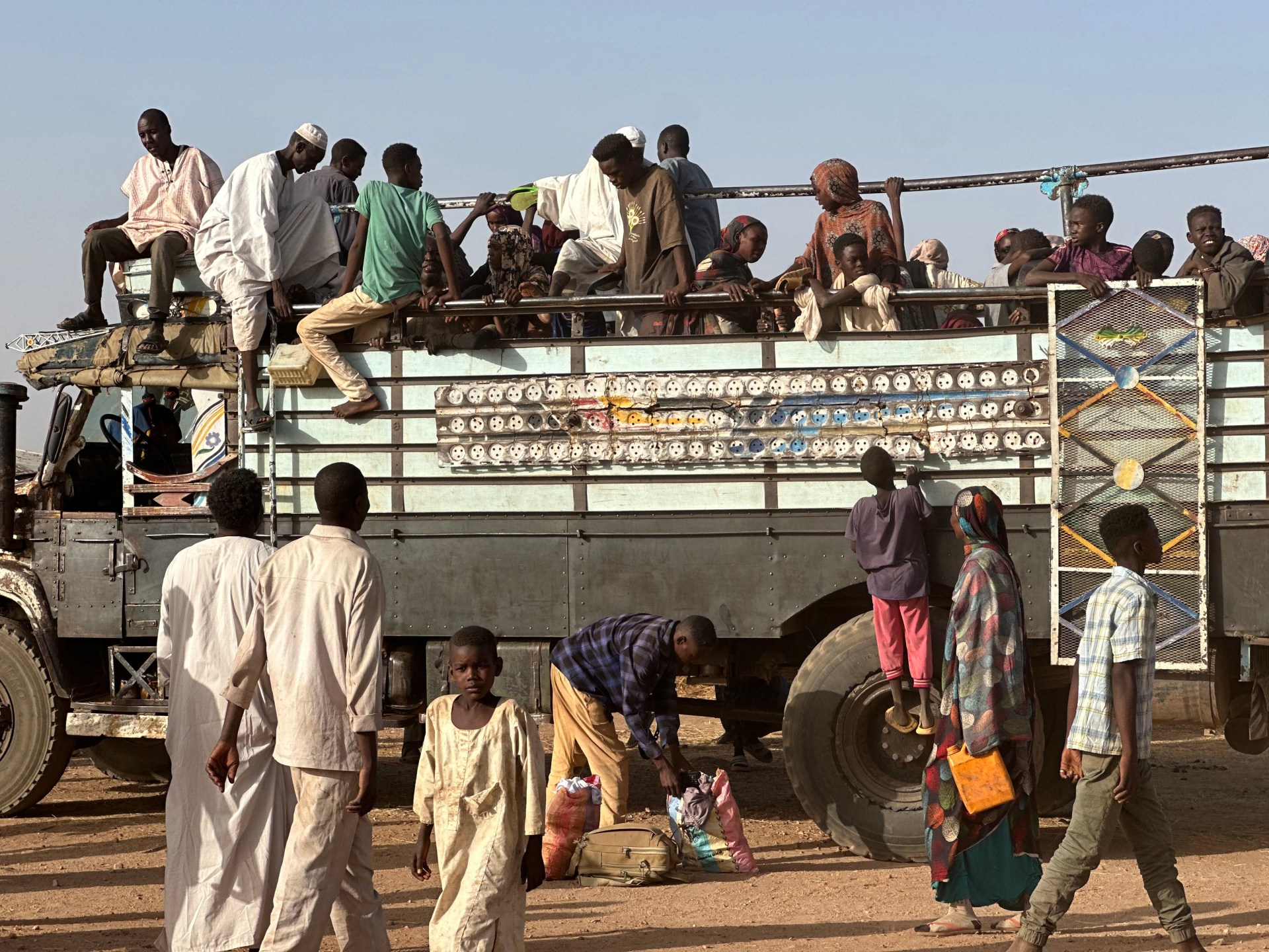 Battle for Sudan’s el-Fasher intensifies as RSF claims seizing army HQ | Sudan war News