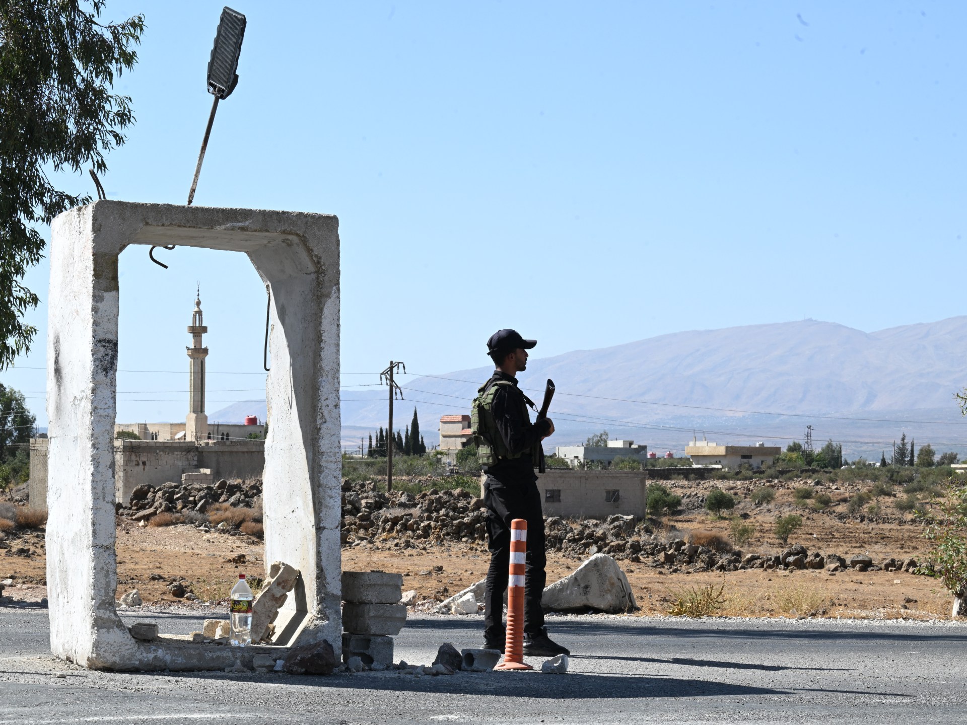 Israel sets up checkpoint in Syria’s Quneitra in new breach of sovereignty | Syria’s War News