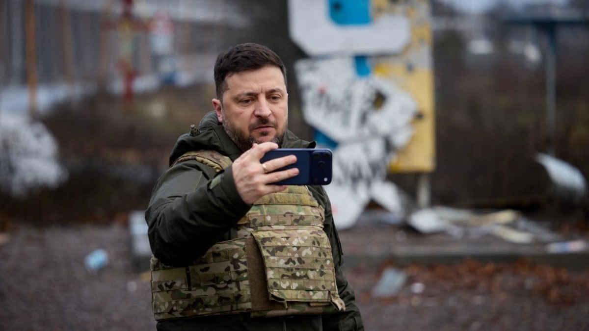 Zelenskyy says willing to drop NATO membership bid ahead of peace talks | Russia-Ukraine war News