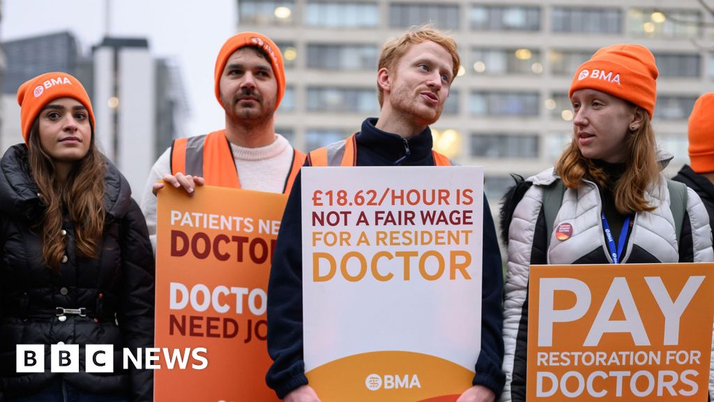 Doctors vote to go ahead with five-day strike in England this week