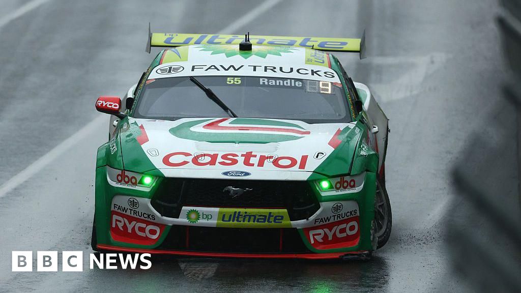 BP sells stake in motor oil arm Castrol in $6bn deal