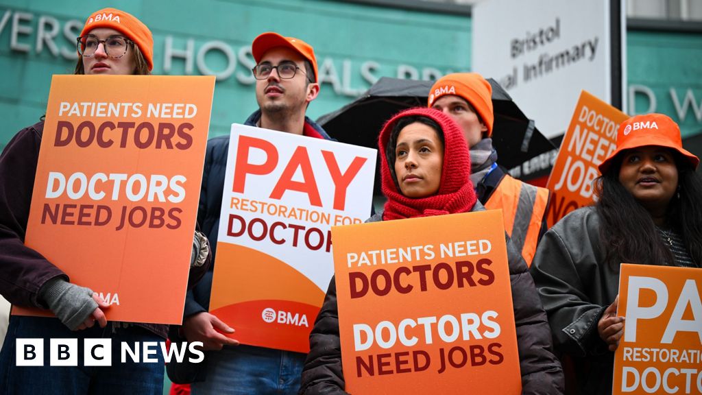 Starmer calls doctors’ strike ‘dangerous’ as five-day walkout begins